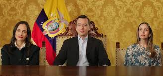 Danielsalcan_'s tweet photo. La ministra de Producción renuncia solo 24 horas después de haber salido sentada junto al presidente, cuando este prometió en cadena nacional que los apagones se reducirían en las próximas semanas. Ese barco se está hundiendo y no hay tiktok que lo salve. https://t.co/36oznv9xeF