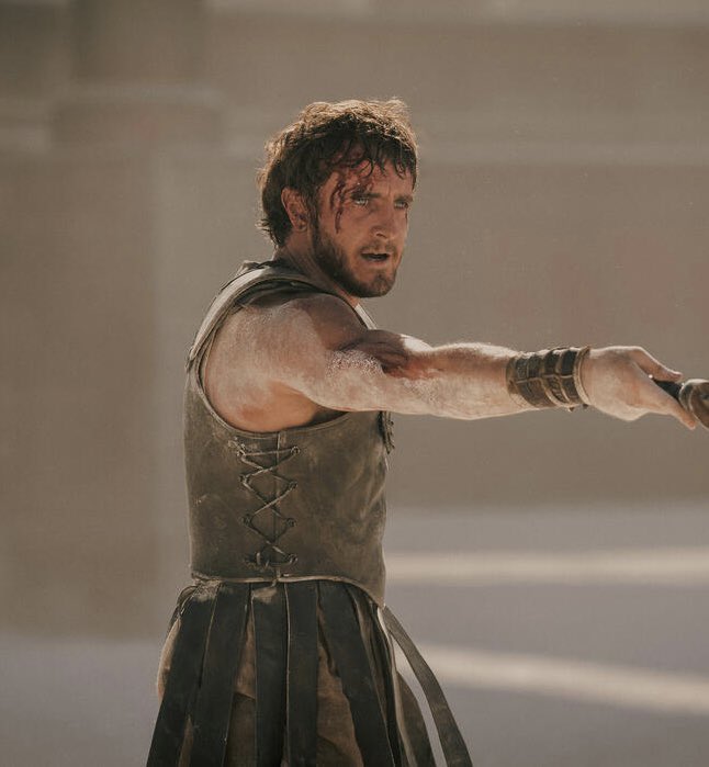 DiscussingFilm's tweet photo. Paul Mescal introduces the first major screening for ‘GLADIATOR 2’

“Casting me in this has totally changed my life” https://t.co/sGkPBhOSa4