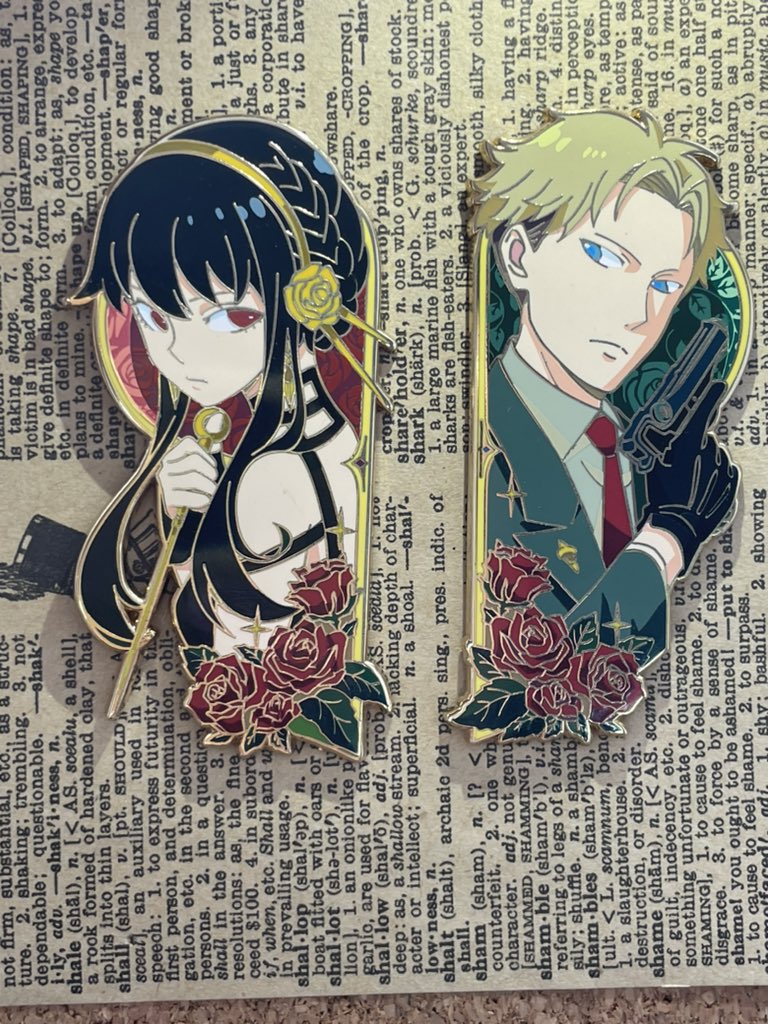 amy21352's tweet photo. Yor x Loid enamel pin 
Artist:@xqiu_pins
Very beautiful design,I am very happy to work with her to present this design in its entirety
#spyxfamily #yorforger #loidforger #animepin#enamelpin#pinmakers #pinmanufacturer #enamelpin https://t.co/RN28JeRM28