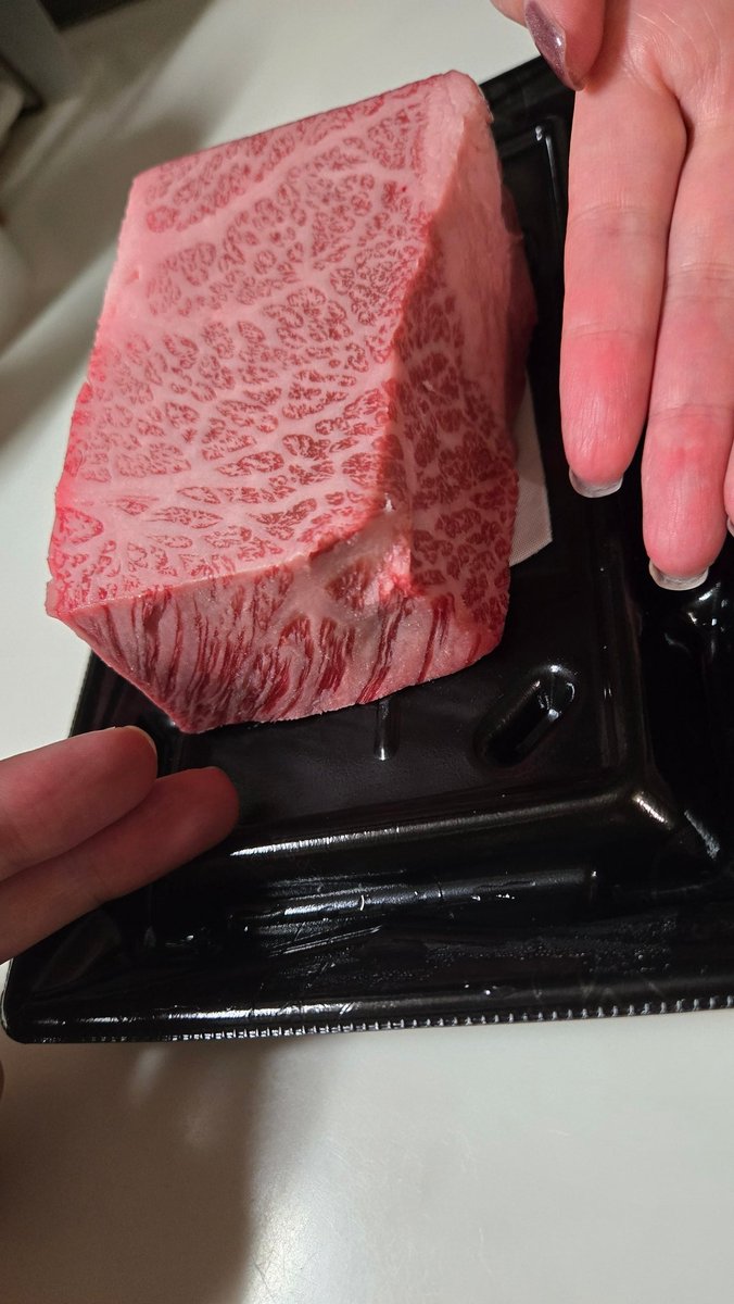 SakyoLivepro's tweet photo. 嫁が買ってきた半額超高級肉美味しかったです https://t.co/5G7DQAIvlG