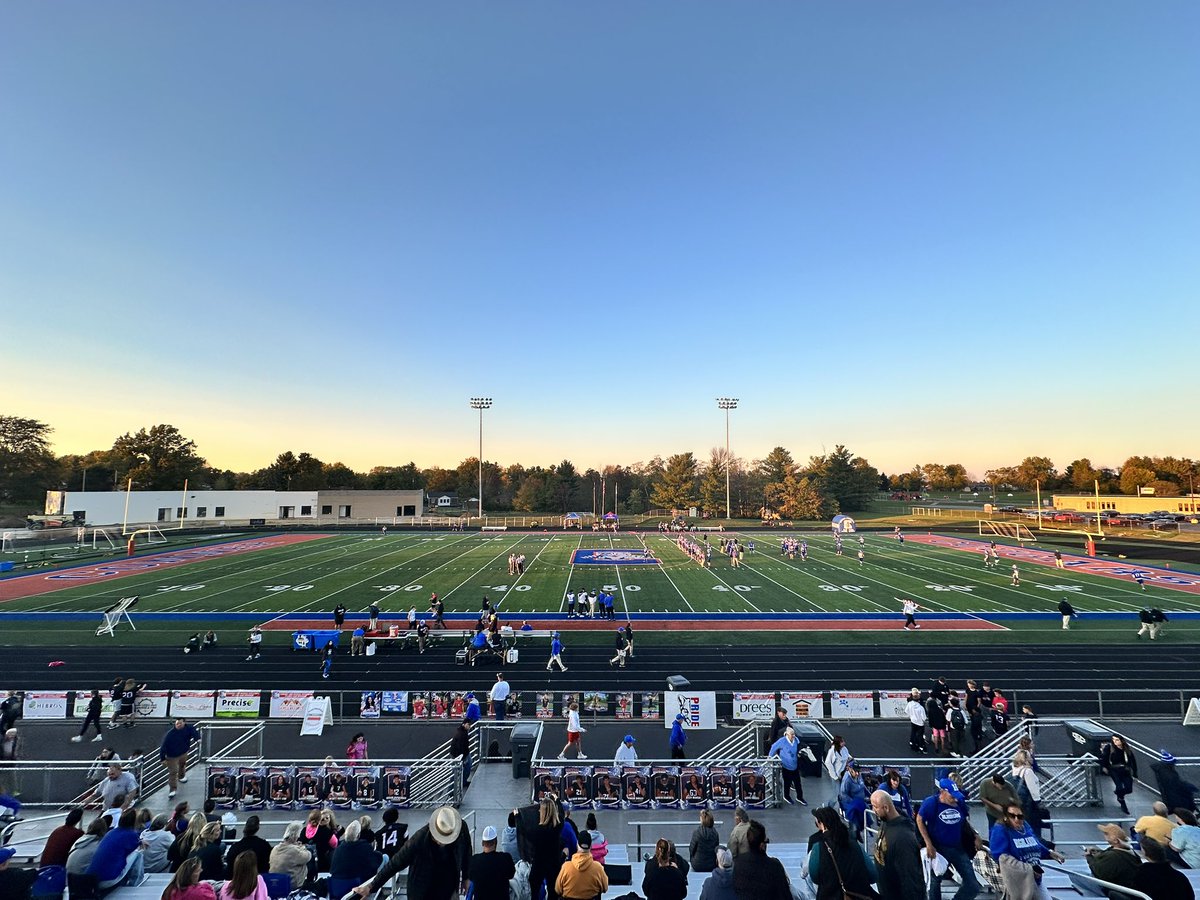 I love Homecoming Day. Huge crowd tonight for Conner v. Highlands with playoff home field on the line. Very blessed to be able to be in the booth and convey the action. <a href="/chsboosters1/">Conner Boosters</a> <a href="/ConnerHigh/">Conner High School</a> #TheVoiceofTheCougars