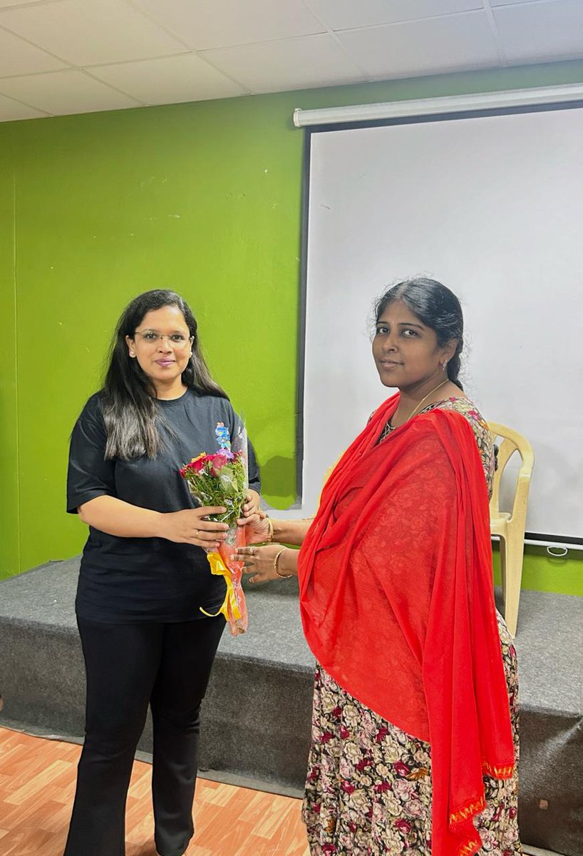 MekalaKaveri's tweet photo. Empowering educators with blockchain expertise! 🚀 Algorand Blockchain Club @SocialIt31363 FDP Day 1 success! Expert talks, hands-on learning &amp; more! #Blockchain #Education #Algorand #FDP #GNITS #AlgoBharat https://t.co/n74wJHr0Ow