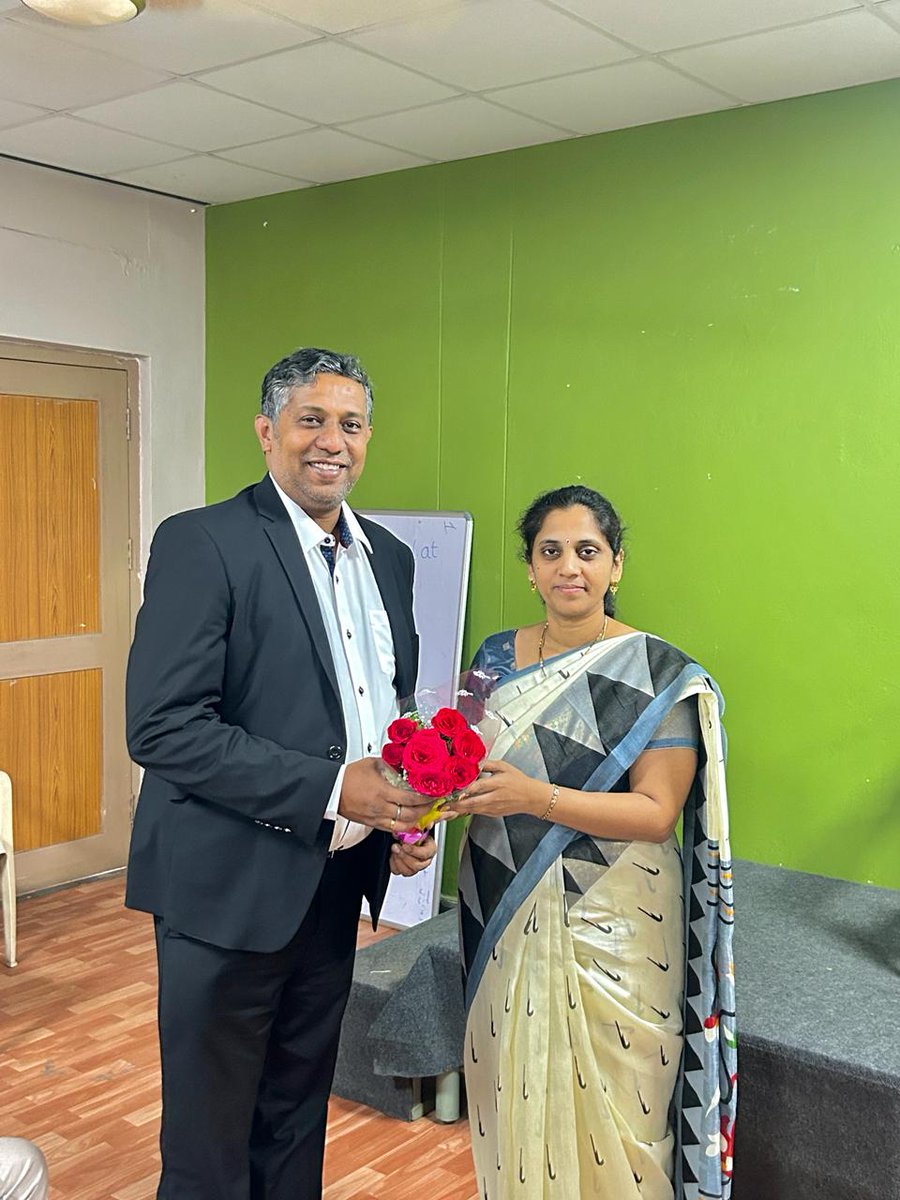 MekalaKaveri's tweet photo. Empowering educators with blockchain expertise! 🚀 Algorand Blockchain Club @SocialIt31363 FDP Day 1 success! Expert talks, hands-on learning &amp; more! #Blockchain #Education #Algorand #FDP #GNITS #AlgoBharat https://t.co/n74wJHr0Ow