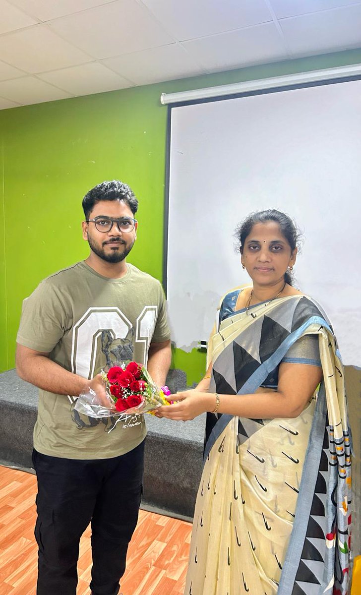 MekalaKaveri's tweet photo. Empowering educators with blockchain expertise! 🚀 Algorand Blockchain Club @SocialIt31363 FDP Day 1 success! Expert talks, hands-on learning &amp; more! #Blockchain #Education #Algorand #FDP #GNITS #AlgoBharat https://t.co/n74wJHr0Ow