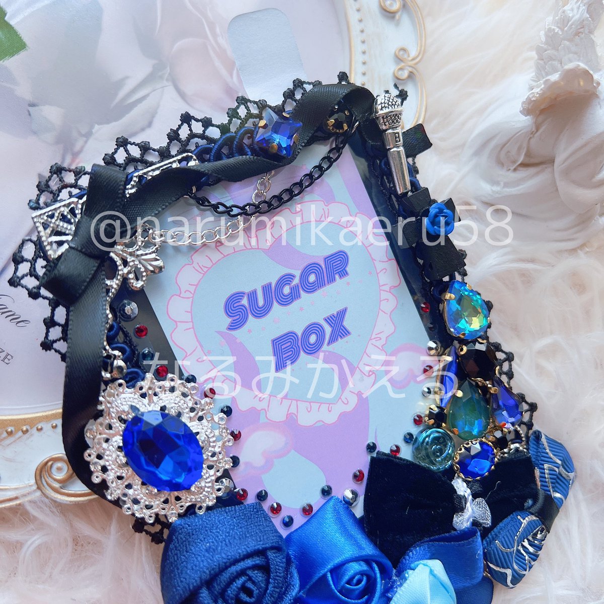 SugarBOX_n's tweet photo. オーダー作品
カードケース🦋💎𓂃 𓈒𓏸
#オーダーロゼット  #オーダー受付中 #痛ロゼット  #量産型ヲタク #痛バ #ロゼット #ハンドメイドアクセサリー   #硬質ケース  #硬質ケースデコ #カードケースデコ
#ロゼットオーダー #なるみかえるロゼット https://t.co/cBTov633dB
