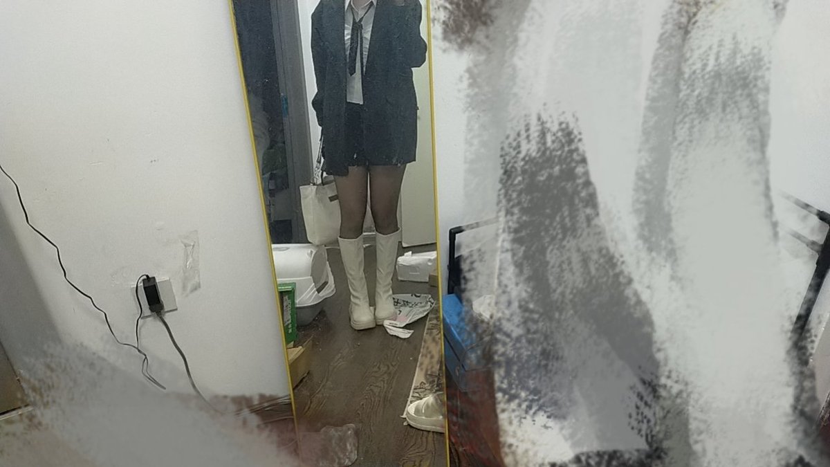 yuchi6789541's tweet photo. 跪好别动 #女S #滴蜡 https://t.co/9QK3H7OqQL