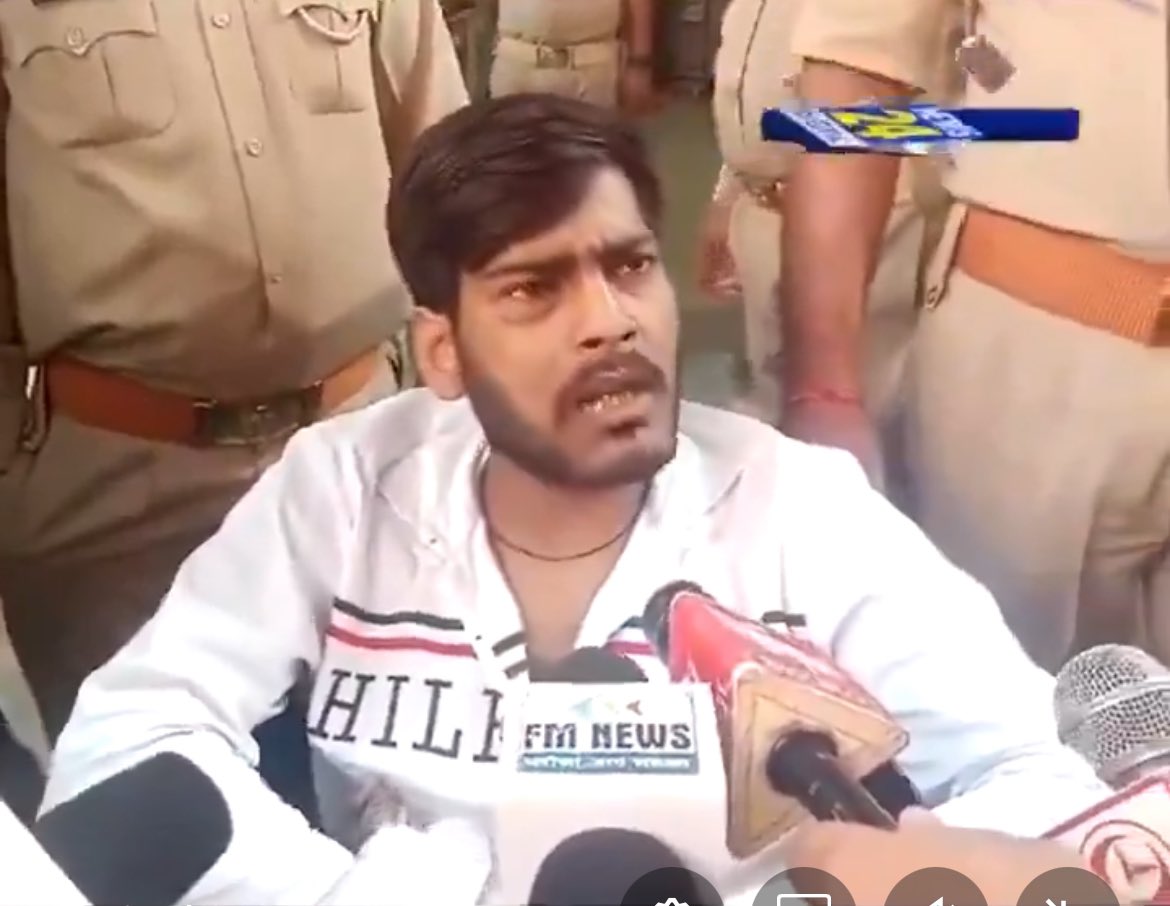 sidd_sharma01's tweet image. Every person who is in News for wrong reason are #GobarBhakts - Jija Ji 

They just love criminals and people who are into illegal activities. 

They promote lawlessness and hooliganism!!!

Actually, these #GobarBhakts and #ITCellChaprasis surviving on 2 Rupees are the reason why