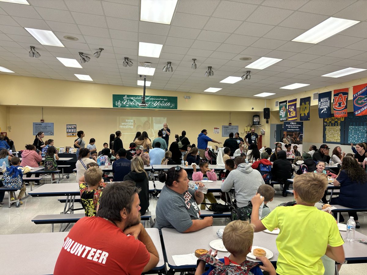 Fabulous Friday morning teaching parents how they can help their Pelican at home with reading.