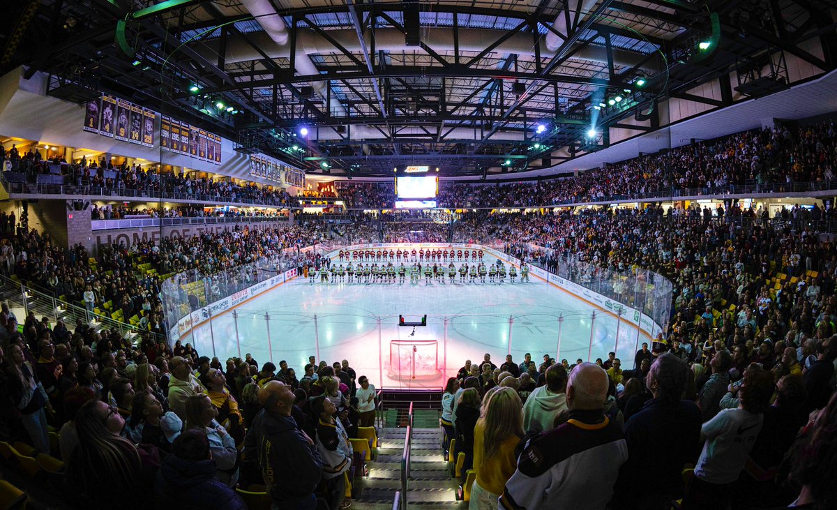 UMD v U of M
Amsoil Arena