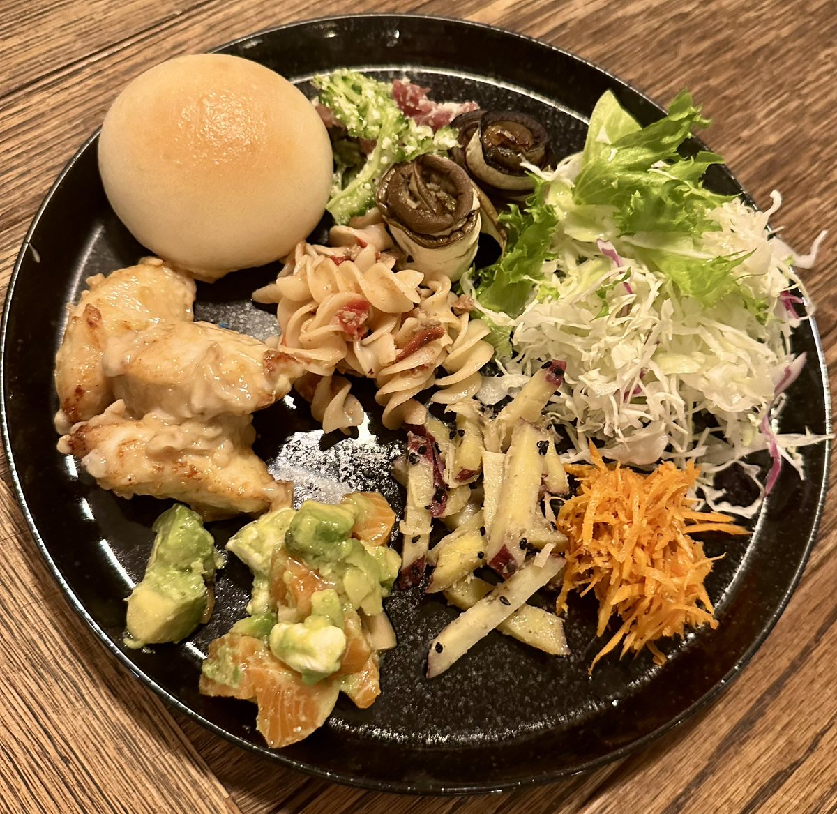 Eiichiro_Taruki's tweet photo. 島根県 大田市
△ HACCO ▽
2024,10,4 fri.
自家製の発酵調味料を使った
絶品料理が食べられる
ナチュラルダイニングにて
アットホームな空間に
ひとときの休息
終演後に頂く
発酵プレート
甘味の概念が
変わります
出店:出雲多岐ブルワリー
.
.
#大田市カフェ
#発酵調味料
#HACCO
#ハッコウ https://t.co/VtdSf6mhcG