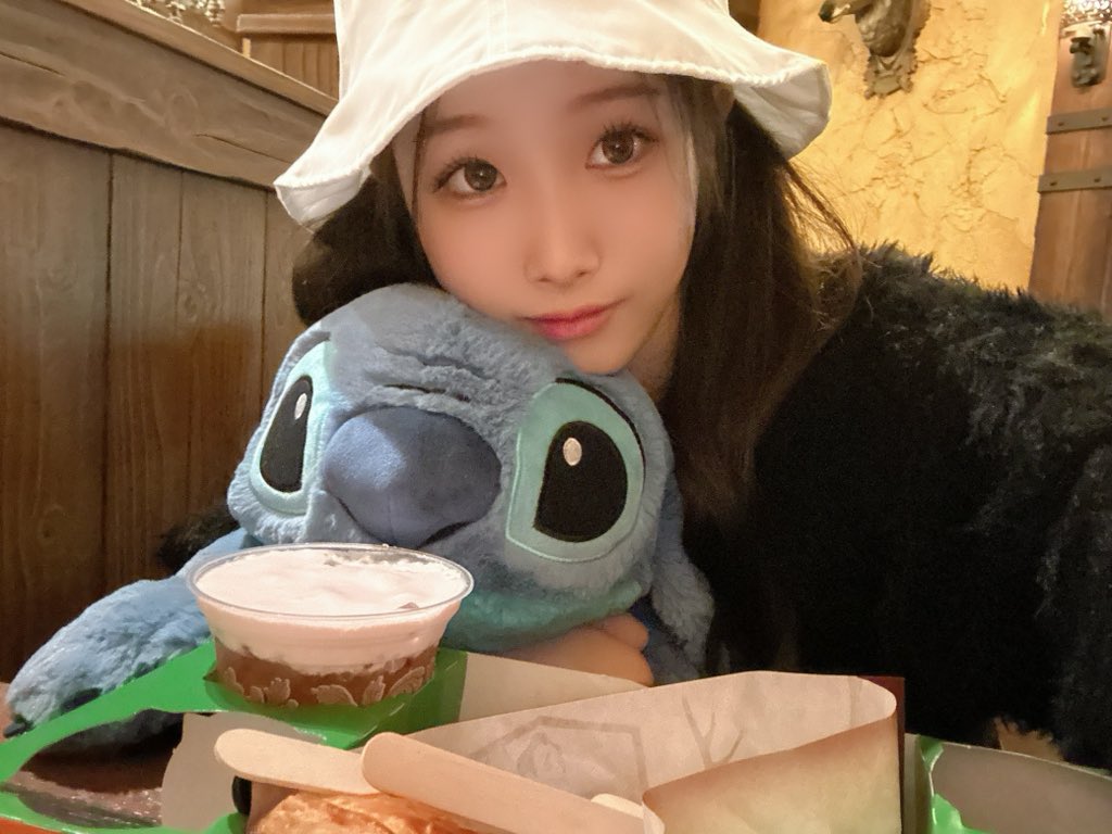 saara_hazuki's tweet photo. スティッチといっしょにお出かけしたの·͜·ᰔᩚ

 #ディズニーランド https://t.co/HDNAGAnFym