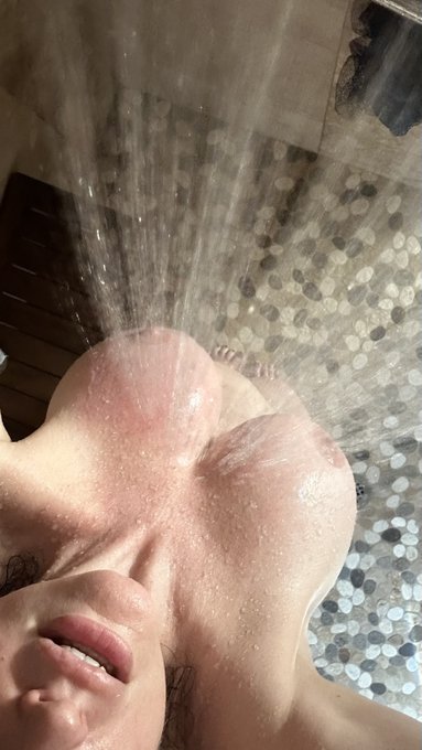 You make me wet. ??? https://t.co/NTXzEOJa2x