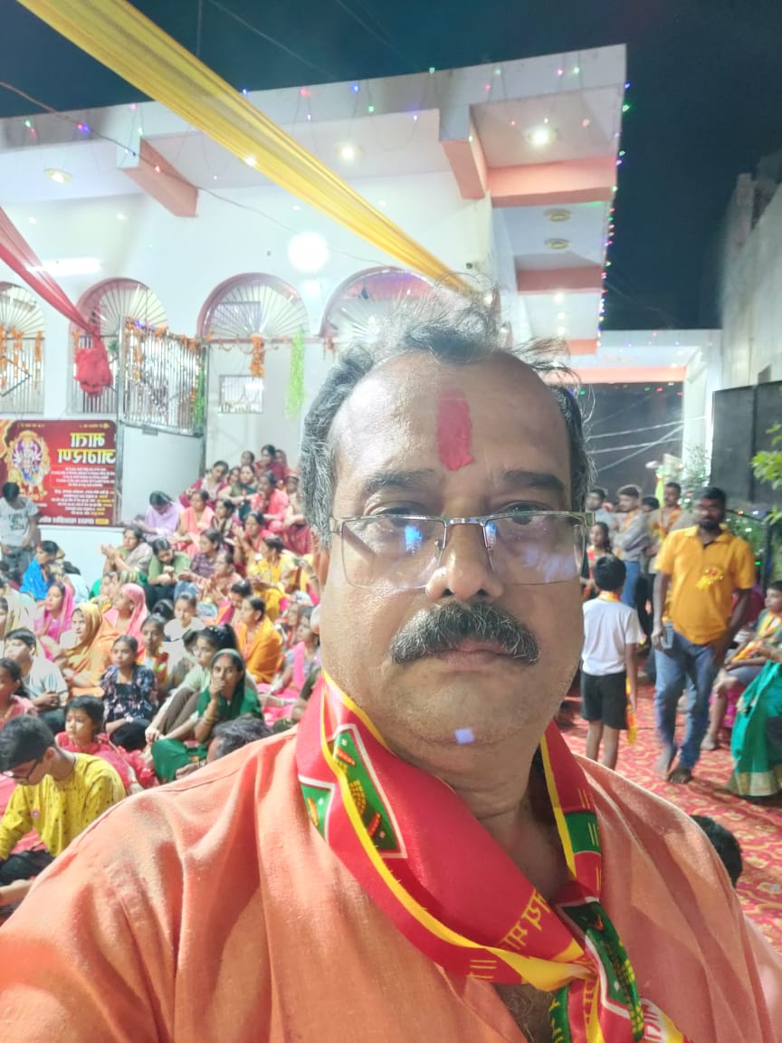 HareshK04248354's tweet photo. The corrupt government of @AAPDelhi  has to be driven out of Delhi. #HareshKumar has to win from #BurariAssembly with a huge majority. Jai Burari, Tay Burari. @BJP4Delhi  leadership is requested to make #HareshKumar a candidate from Burari. People of #Burari are ready for change. https://t.co/c6CyyBn8XB