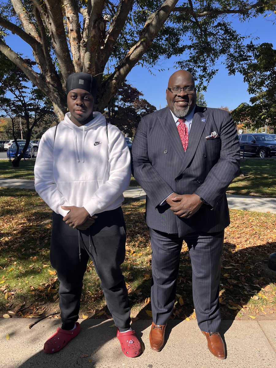 Manny72g's tweet photo. Earlier today, I had the fantastic opportunity to visit and tour @SCSU. I also had the pleasure of meeting President @DrDTopOwl. Thank you for the warm welcome! I'm excited to continue my education here in the Spring. #SCSU https://t.co/RDQfdjST2D
