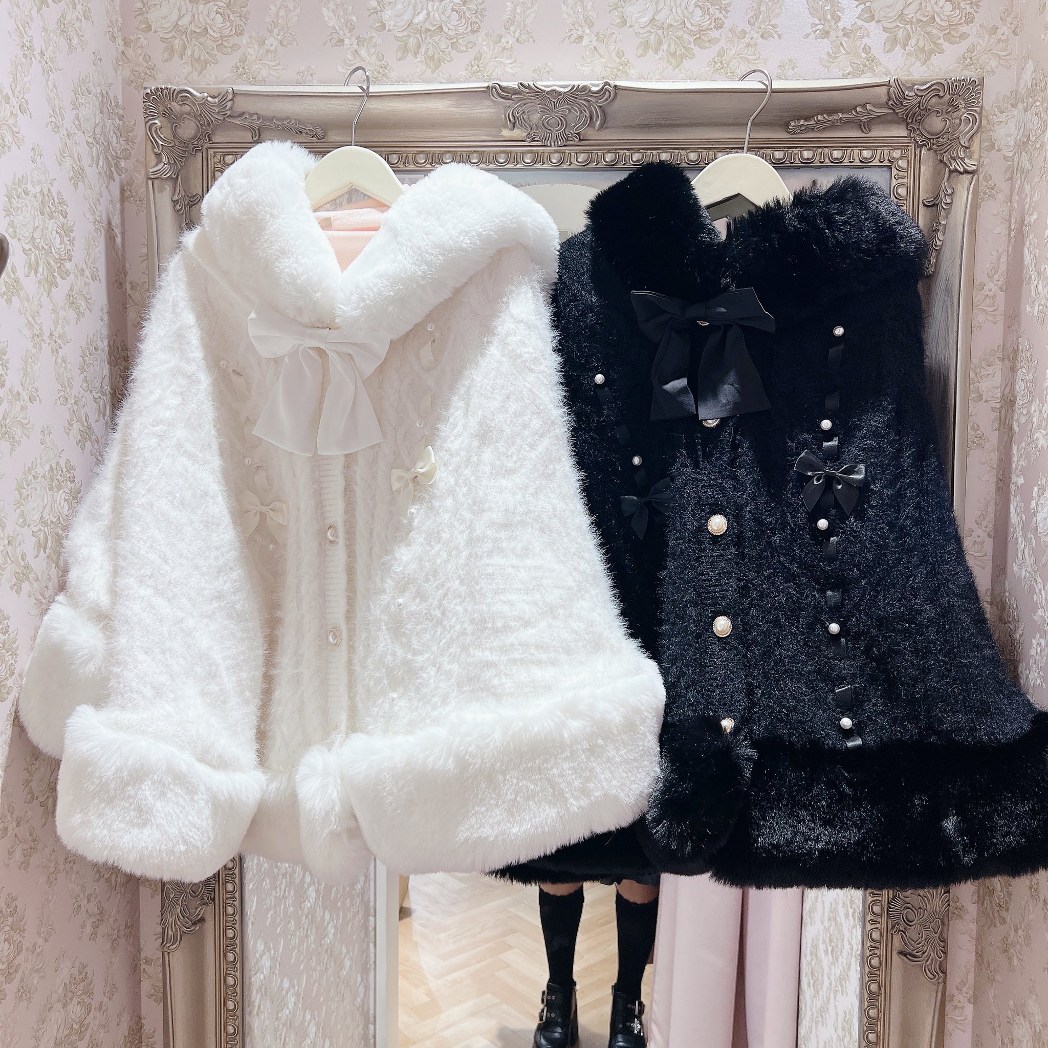 Amavelハートケーブルニットファーポンチョアイボリー