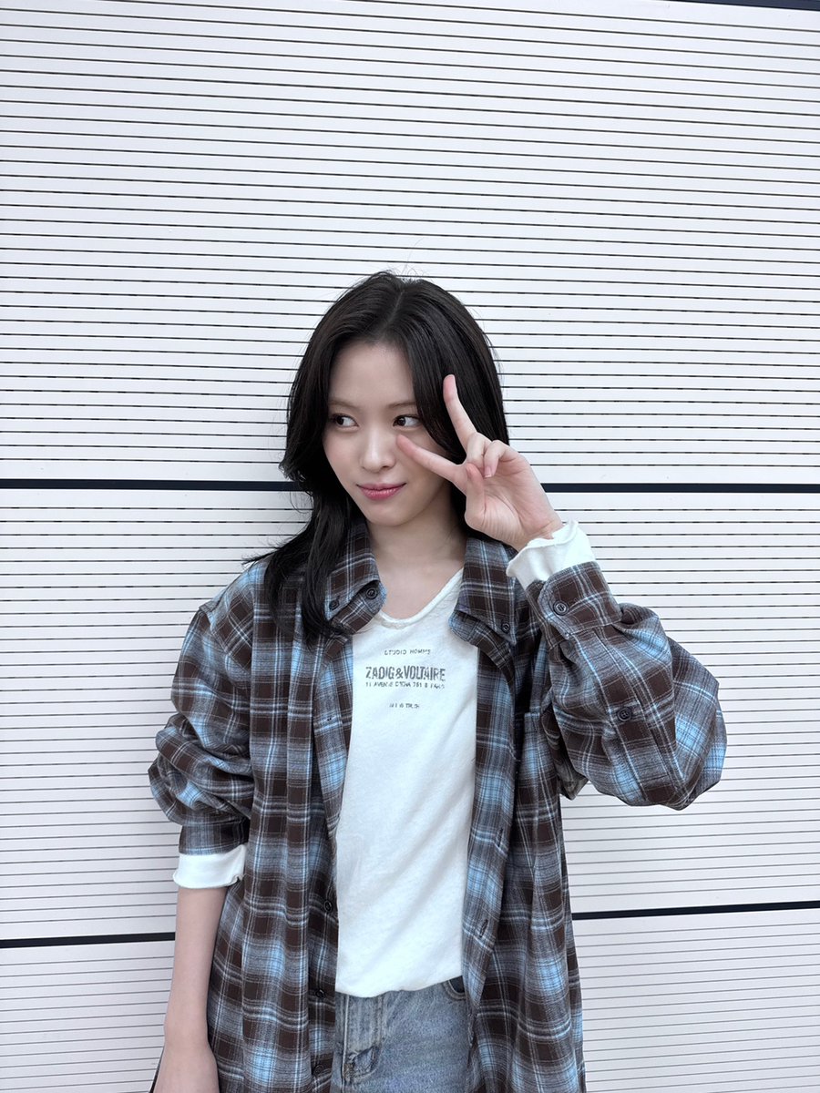 ITZYofficial's tweet photo. [ #순간뽀짝 ]
세상에 이런 고양이는 없었다 💥
세계 최고 뽀짝냥이, 륮냥이 보러가요! 😼
🎬 https://t.co/WZwlFw9Jho

#ITZY #MIDZY @ITZYofficial
#RYUJIN #류진
#ITZY_GOLD https://t.co/xHVMvt4aWt