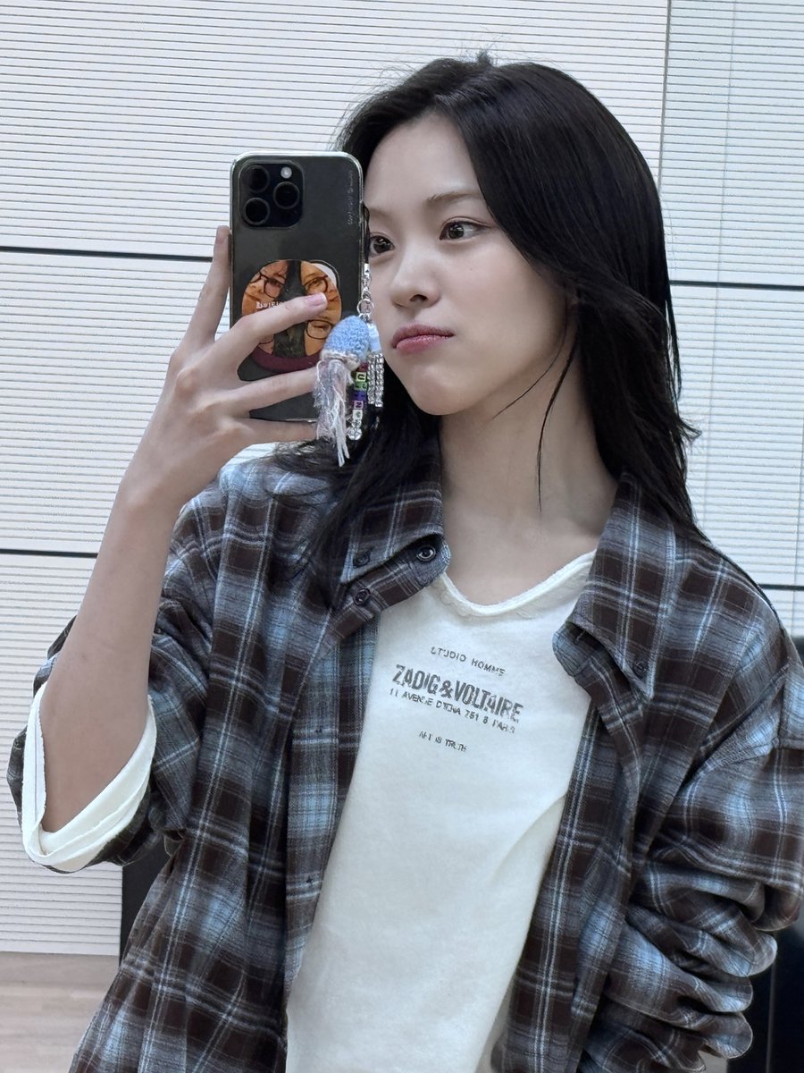 ITZYofficial's tweet photo. [ #순간뽀짝 ]
세상에 이런 고양이는 없었다 💥
세계 최고 뽀짝냥이, 륮냥이 보러가요! 😼
🎬 https://t.co/WZwlFw9Jho

#ITZY #MIDZY @ITZYofficial
#RYUJIN #류진
#ITZY_GOLD https://t.co/xHVMvt4aWt
