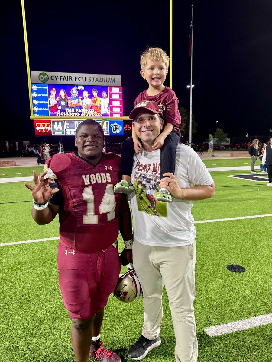 CoachWiesmann's tweet image. 44-14 W over Cy Springs move Woods to 7-0 (4-0) 💪🏻🔥👀 KEEP WRITING 📖 proud of our kids for getting better every single day! #OnToTheNextOne #EATTNT #FEASTMODE