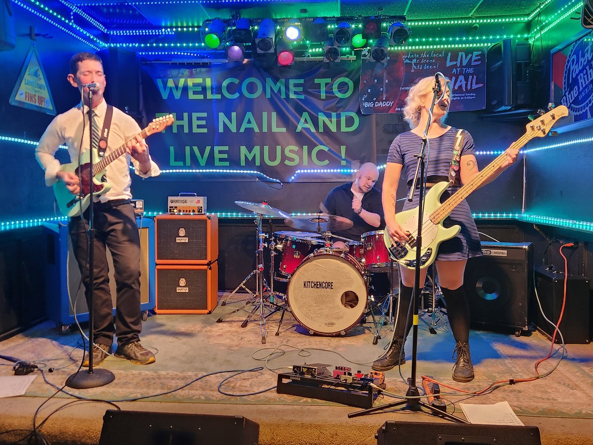 timrhanson's tweet image. Heather, Andrew, and @alexkasznel put on an awesome show tonight! Can't wait for the next album release