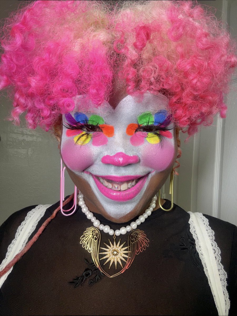 corbincreatives's tweet image. I invented clowns.