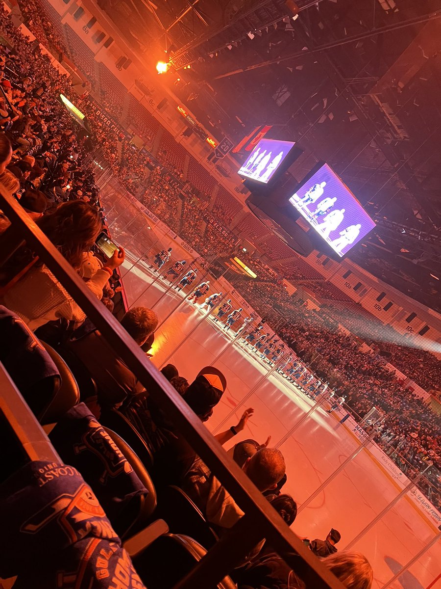hedaredme's tweet photo. Beer. Pizza. Hockey.
@SDGullsAHL ๐ฅฐ
#itsfinallyoctober #gullslive #happiness https://t.co/qPwckUkMMW