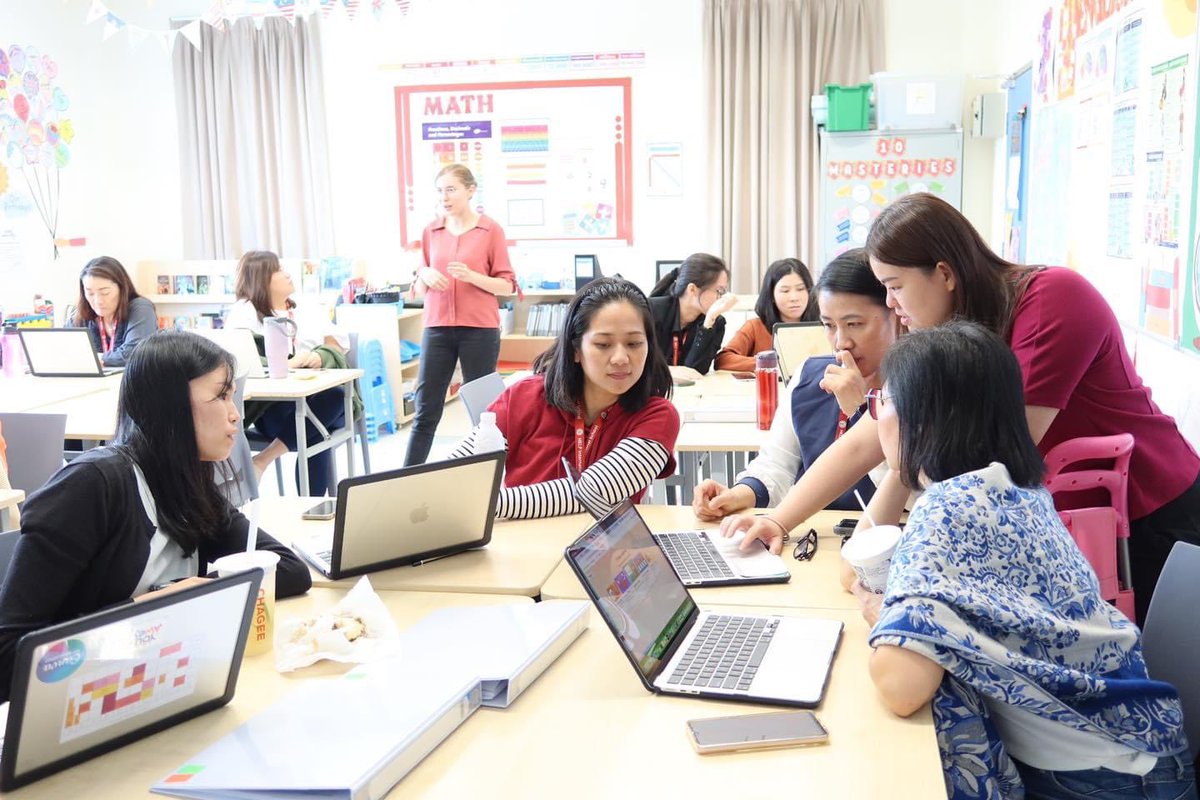 esthersspw's tweet image. Just completed an amazing AI differentiation training with our teachers! Great collaboration with @LingLitWong . Fantastic job, Ethan Raj and a big thanks to @ShumitaR for making it happen! #AI #Education #his_learning @InnovationHIS