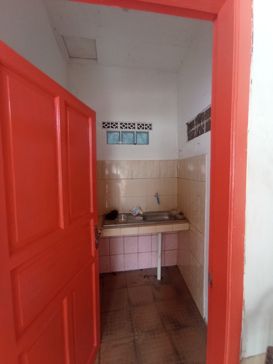 YeagerC55217's tweet photo. @draftanakunpad2 Ini dari deket gais, ada wastafel sama musholla juga https://t.co/b7rbgHQHHB