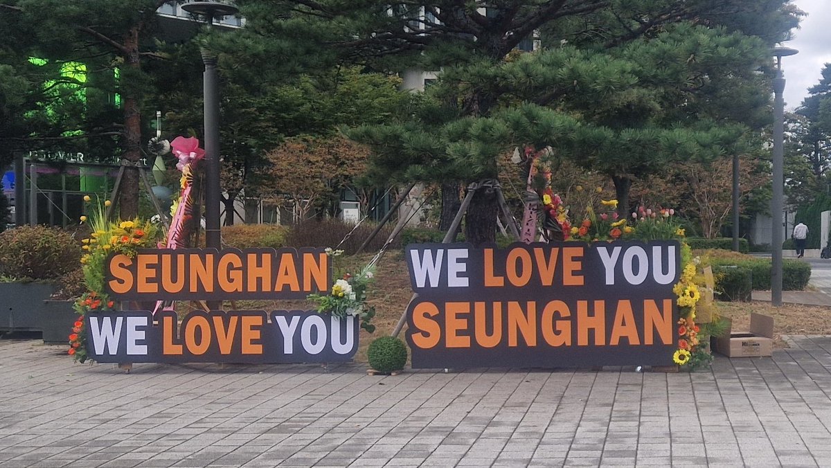 _jaylice's tweet photo. HONG SEUNGHAN YOU ARE SO LOVED

#BringBackSeunghan
#RII7E_Or_NONE
#SMSupportsBullying https://t.co/CERqa4heVi