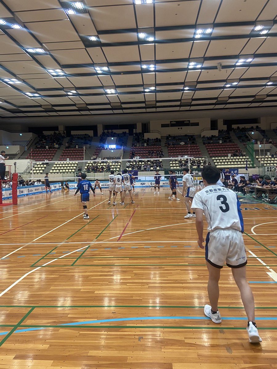 kansaiuvf's tweet photo. 【RIGAVIL CUP2024　秋季リーグ戦】
男子1部
Aコート　第1試合
天理大学ー京都産業大学

3-0
30-28
25-20
25-22

#関西大学バレーボール連盟
#関西学連 #秋季リーグ戦
#バレーボール
#Riche https://t.co/VZzc6EmNBG