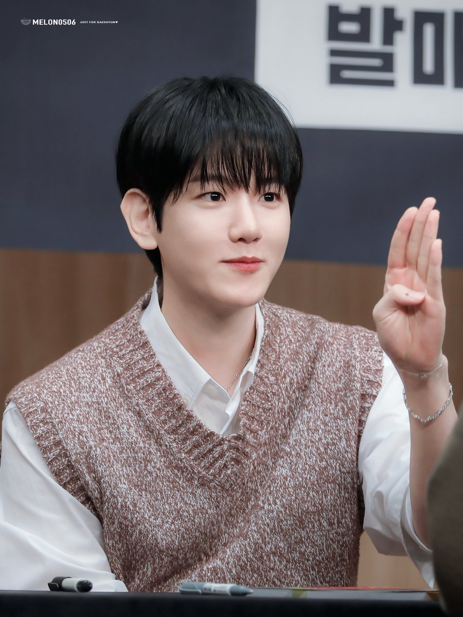 MelonB0506's tweet photo. 20241012 MUSICART
🐶😘
@B_hundred_Hyun 
#백현 #BAEKHYUN #伯賢 #ベッキョン https://t.co/p4sNo6DYRY