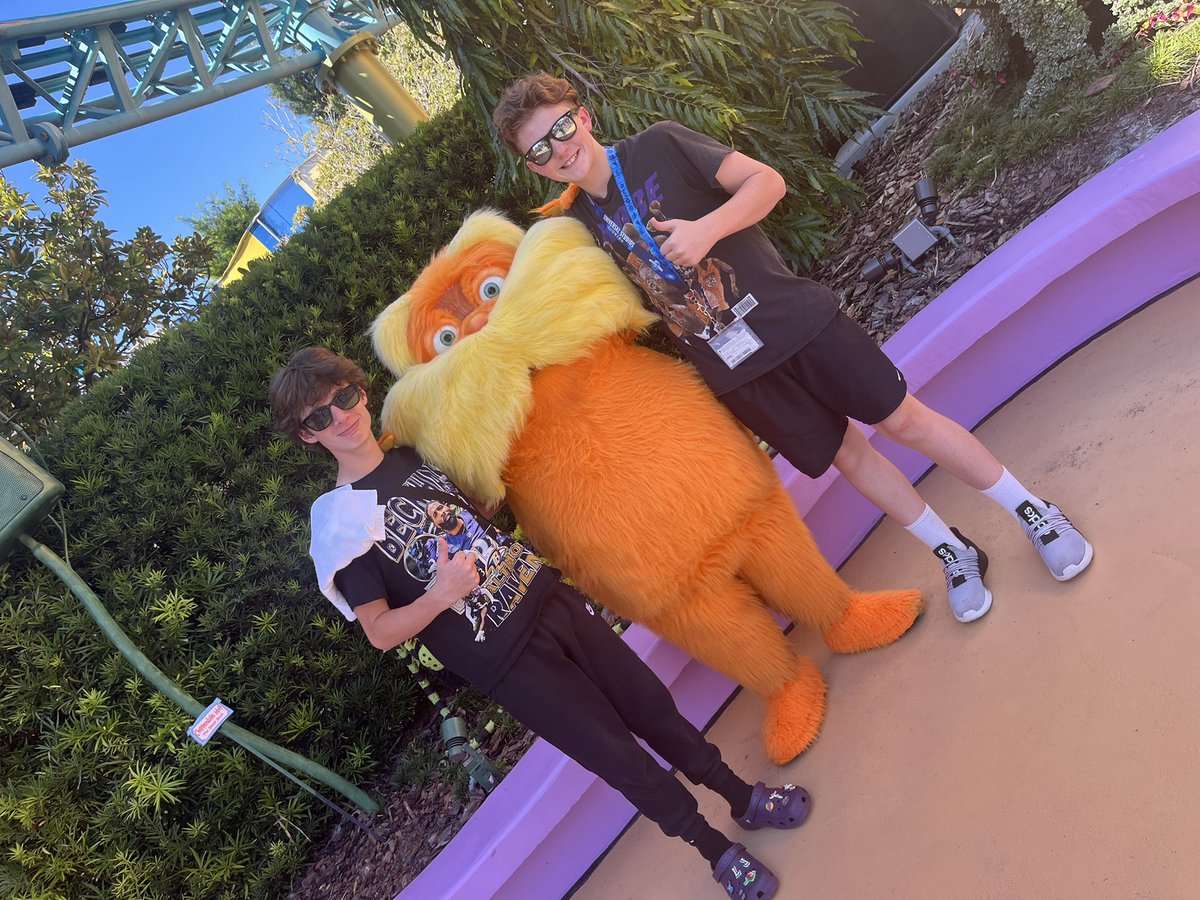 MogoLynch20's tweet photo. Universal Studios vacation 2024! 🧟‍♂️🎡🎢 https://t.co/is0vlksel7