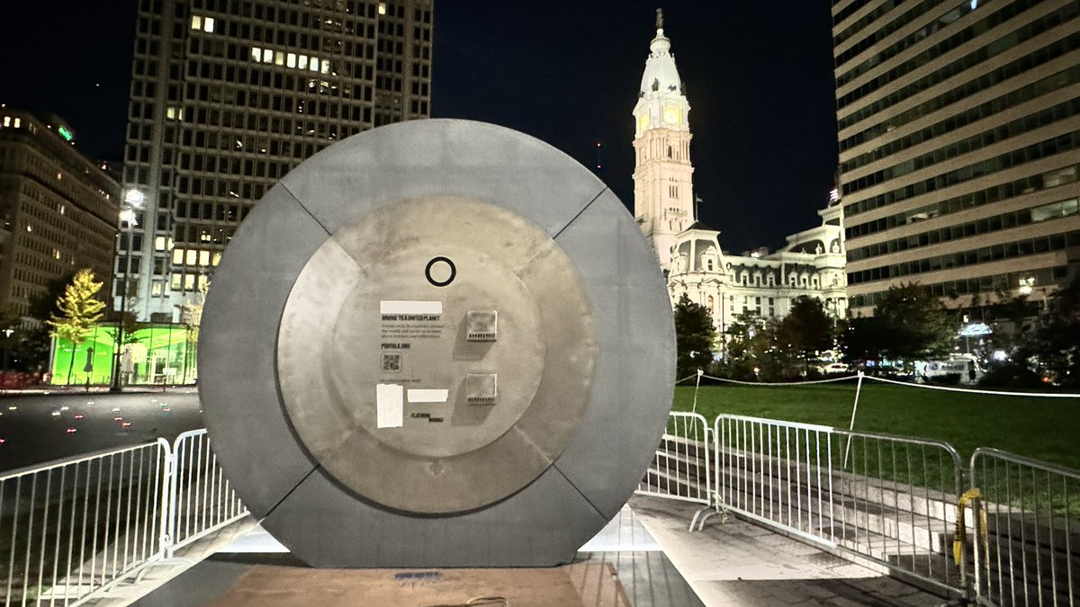 HughE_Dillon's tweet photo. Philly has one of the Portal cameras, which will share pictures with another portal camera and another country beginning on Tuesday . It’s in Love Park ❤️💙 https://t.co/RJmUxk1hNB