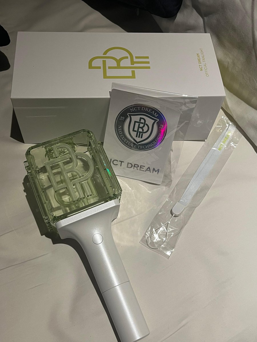 kadalcepirit's tweet photo. WTS NCT DREAM OFC. LIGHTSTICK FANLIGHT

850k bisa oren (harga nett.)
Baru beli minggu lalu no minus https://t.co/YzgWn3CY2p