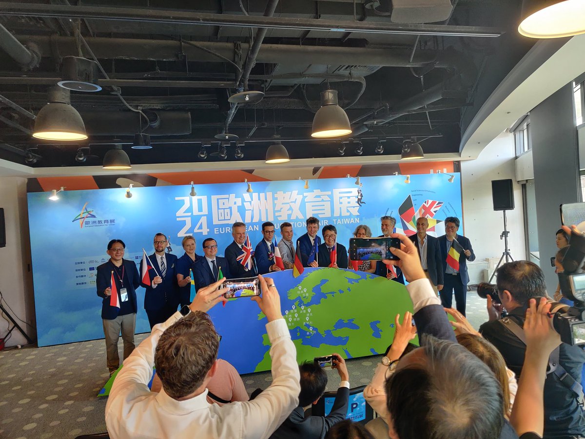 PromoAsie's tweet photo. 🔵 🔴  European Education Fair Taiwan 2024  🇨🇵 🇹🇼
🗓️ Saturday - Sunday, oct 19-20
📍Taipei 
✨ 25 French HEIs
Opening ceremony and
Inauguration speech by M. Franck Paris, Director of the French Office in Taipei
@CampusFrance https://t.co/TnJowVsfln
