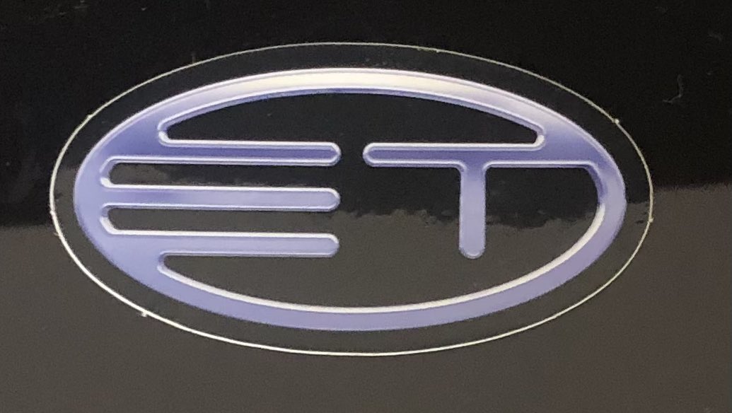 SIMBIOSI      STATE OF SX
B.E.B.などの先端系を思わせる、ソリッドかつダークなLOID氏のカバーアートが一際目を引く。Emerging Technologyと言う新興レーベルは今後も要注目なレーベルになる予感も！
SIMBIOSIはよりダークな雰囲気を纏い、激しいビートやミニマルなレイヤーは健在で嬉しくなった。