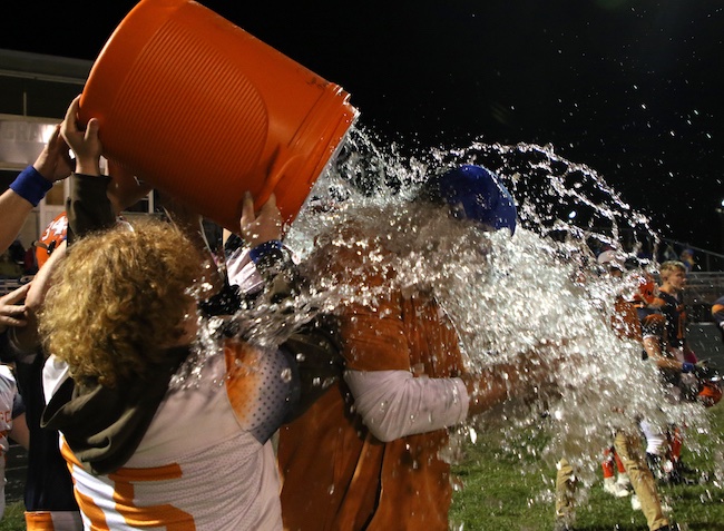 TheManiacHiker's tweet photo. Football-Crawford County 24, Clarksville 16...CC TDs-Gary Peppers from Brody Fish, 33 yds; Kaidyn Messer 5 yd run; Fish 5 yd run......CLKVL TDs-Keshaun Muckle 2 yd run; Cordae Clay from Jacob Corbett 15 yds....Wolfpack win breaks 3 year drought..... https://t.co/rDNUSCryVh