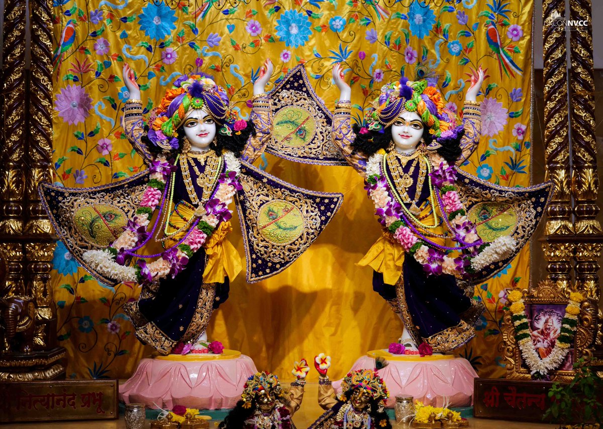 ISKCONPune's tweet photo. 🙏🏽Today's Darshan 📿 🗓19-10-2024🙏
🌷Sri Sri Gaur Nitai🌷
🚩@ISKCONNVCCPune🚩
.
.
#Kartik #OfferDiyaToKrishna #KartikMonth
#Kartik2024 #DamodarMaas #Kartikmonth
#ISKCONNVCC #ISKCONPune #ISKCONNVCCPune #ISKCON #19thoctober #19thoctober2024 #Saturday
#Radheshyamdas #Radheradhe https://t.co/1pXLIdKYjN
