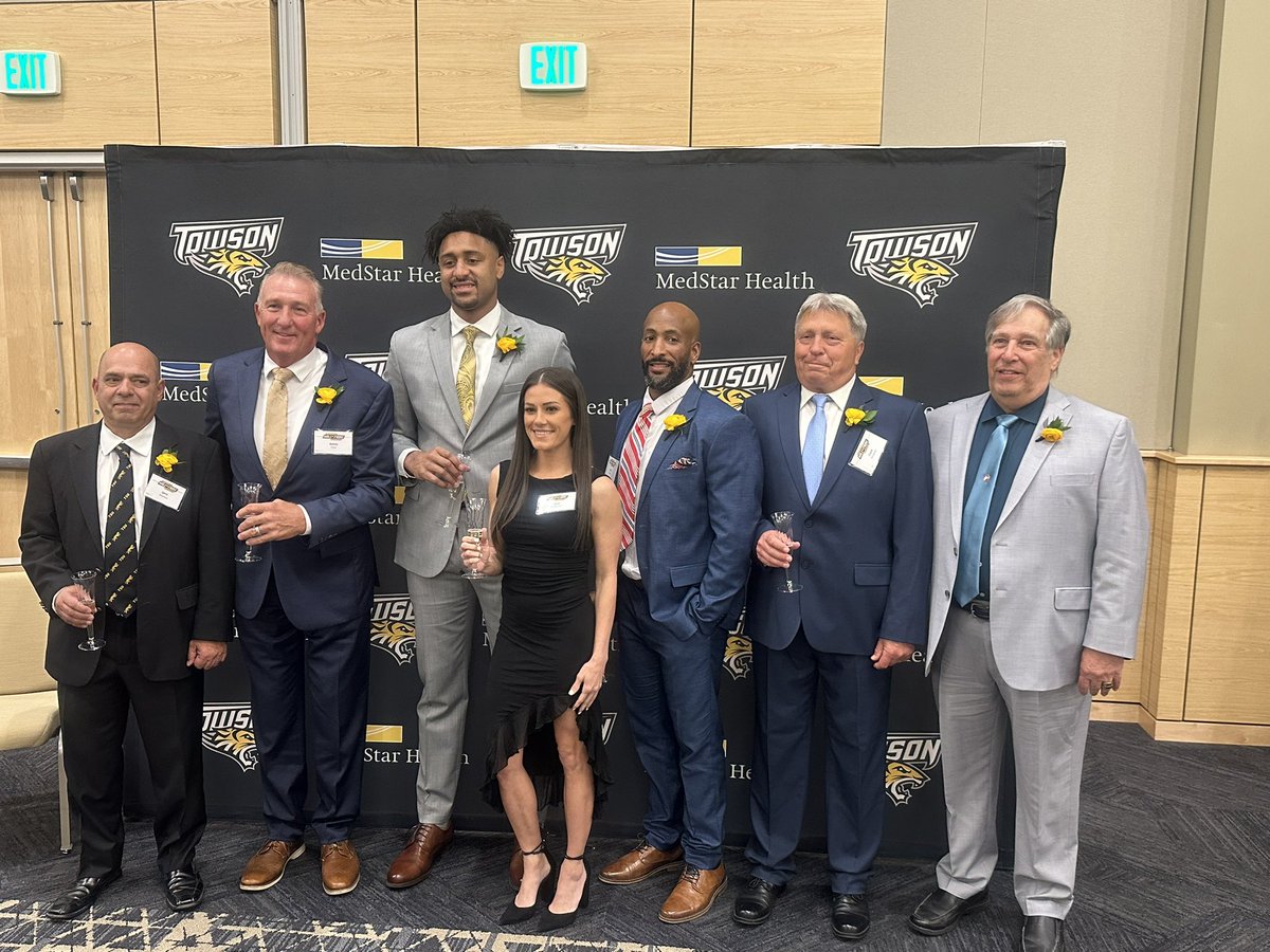 MarkRGinsberg's tweet photo. Congratulations to the 60th Towson University Athletic Hall of Fame inductees. 

Terrific athletes and ambassadors for our university. 

TU Pride abounds - Excellence Earned. 

GO Tigers - past, present and future!

@towsontigers
#TUproud https://t.co/h0fTSPYUAv