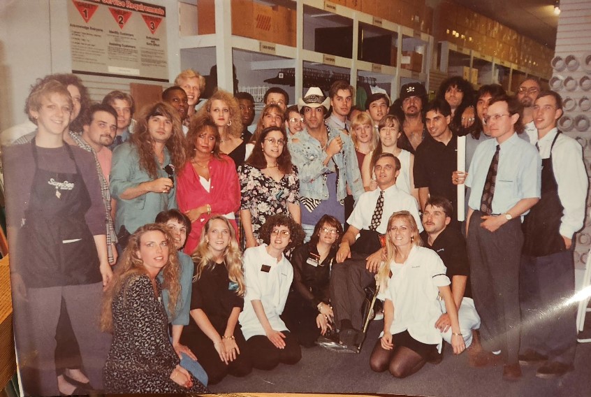 AllMediaReviews's tweet photo. Summer of 1993 working at #SamGoody at #themallofamerica  . #Kiss  were there this day for a signing. I just remember Gene Simmons was bossing all of the staff around. #brushwithfame #musicstores #1990smusicstores #moa #musicland https://t.co/N805jxgTIL