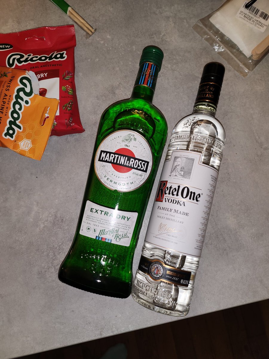 highlyhp's tweet image. picture this: it's friday night &amp;amp; we're both nursing colds. i'm watching real housewives. these bitches are throwing back martinis every episode and i cant take it anymore. i LOVE martinis. it's 11pm and something must be done. it's 58° in a walkable city, and i have a dream.