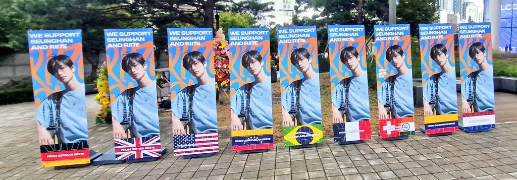 Guys the standees started to arrive 🥹🥹

There are so many BRIIZE around the world that loves you seunghan! 

More banners will arrive soon!! 

#BringBackSeunghan
#RII7E_Or_NONE
#SMSupportsBullying