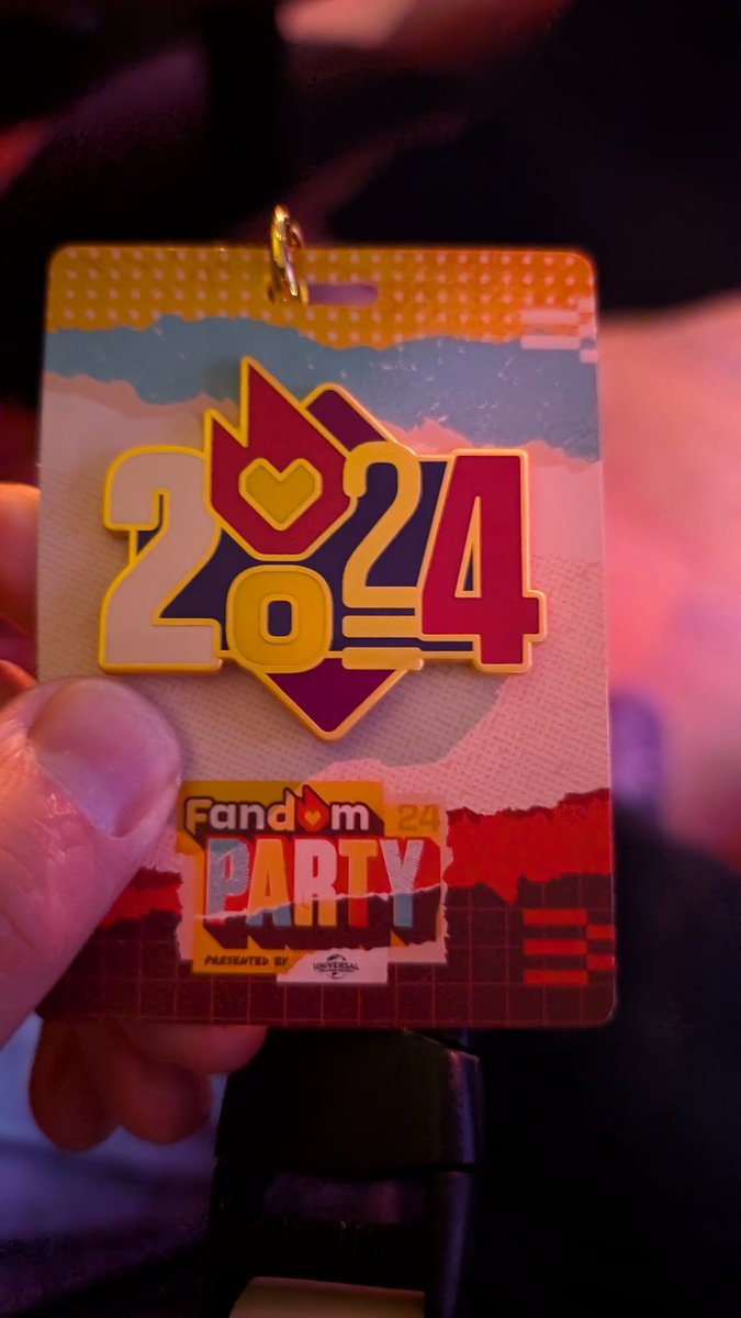 neug485's tweet photo. Happy 20th birthday to @getFANDOM. Your party was epic! I'm especially grateful for everything @WookOfficial and @memoryalpha does for my two favourite fandoms #GetFandom #NYCC #NYCC2024 https://t.co/JGb47kBqCZ