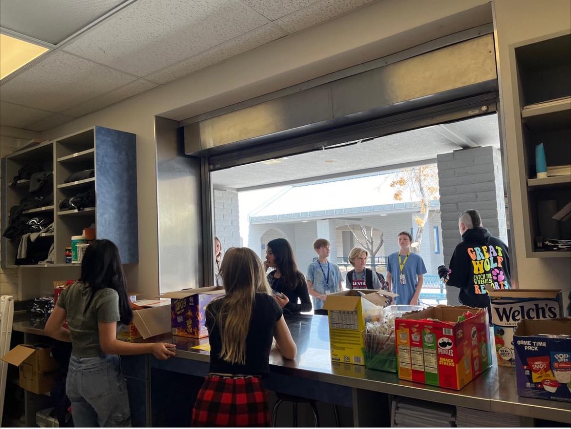 On Fridays, at Mesquite Junior, our Mustang's have the opportunity to use their Mustang Bucks at the Spirit Store to get some snacks! Thank you to our 8th grade NJHS members for help running the store! #wearemesquite