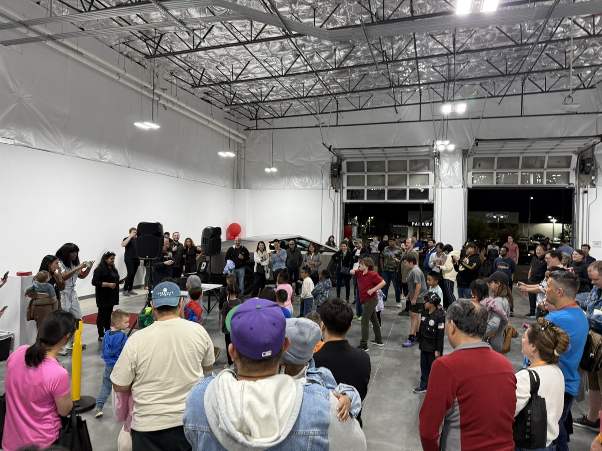 Tesla Owners of Santa Clarita Valley tweet media