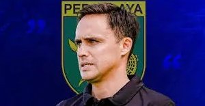 SFPersebaya's tweet photo. Persebaya dikabarkan sedang mempertimbangkan manambah pemain untuk posisi tengah di putaran ke 2.

Siapakah pemain tersebut ? 
Tunggu kabar updatenya ya rek... https://t.co/2DJfc8JcBL