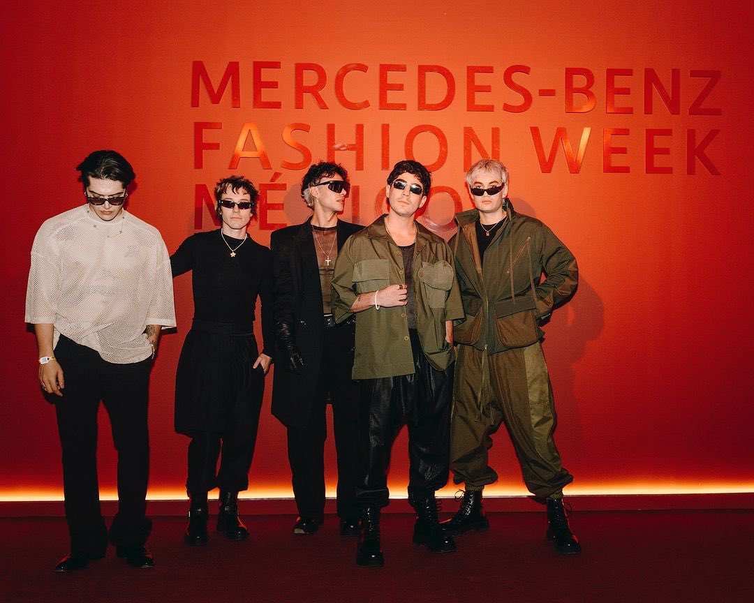 BleachersCdmx's tweet photo. 📲|| @CD9 vía Instagram
comparte unas fotos donde sale @alannavarro en la COLECCIÓN SS2025 @diegozunigamenswear #MBFWMx @fashionweekmx https://t.co/PMMDTeWN7d