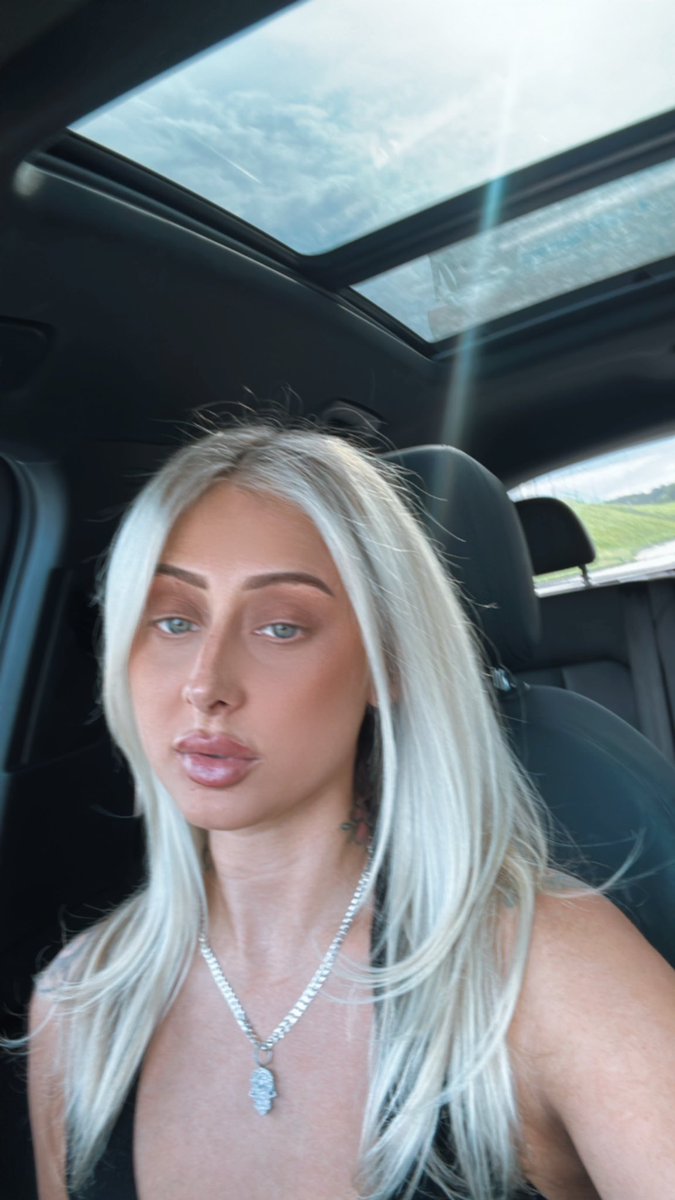 1Alibandz's tweet photo. miss barbie gal https://t.co/MojMNzYSqD