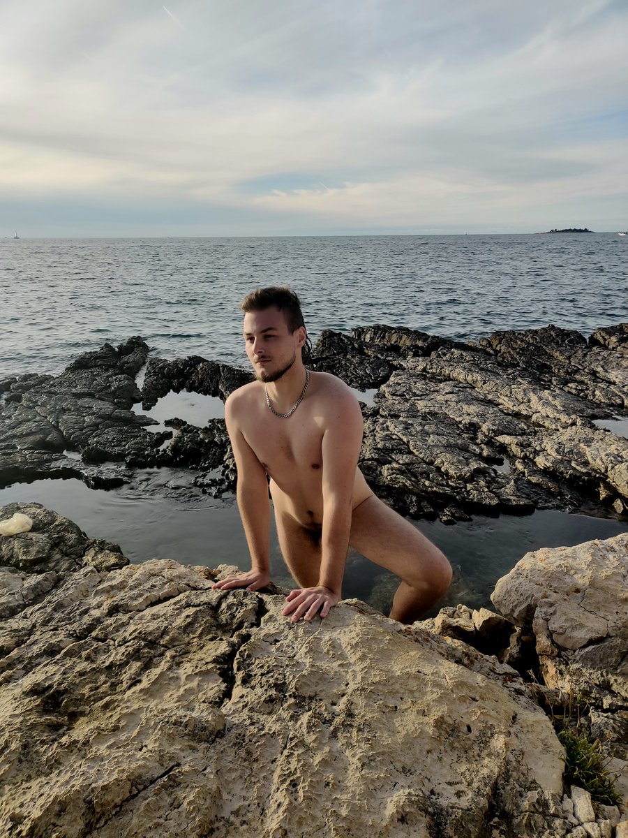 Rovinj boys, Part 3. Merman

#nudebeach #gayart #RovinjCroatia #czechgay #nudemodel #eroticart #funwithfriends pic.x.com/hlzavMTYT5