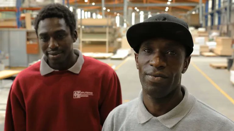 remerikos's tweet image. SON SUS COSTUMBRES

Luis Manuel Serrano, abogado de Diego Montaña, el presunto agresor: &quot;¿Reconoció algún rasgo homosexual en Samuel Luiz?&quot;

Ibrahima Diack, el senegalés &quot;sin papeles&quot; que usó su cuerpo para parar la agresión: &quot;No sé, es un ser humano igual que yo&quot;

No come jamón