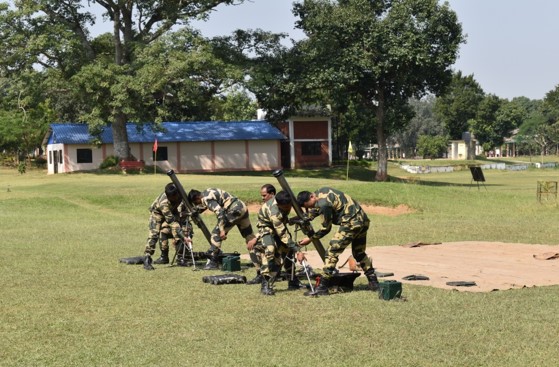 BSF_TCS's tweet photo. #Picoftheday
“आ रही हिमालय से पुकार
है उदधि गरजता बार बार,
प्राची पश्चिम भू नभ अपार
सब पूछ रहे हैं दिग-दिगन्त
वीरों का कैसा हो बसंत।”
सीमा सुरक्षा बल - सर्वदा सतर्क..
#BSF
#SupportWeapon
#NationFirst
#FirstLineofDefence https://t.co/aQ4pAUvFRz